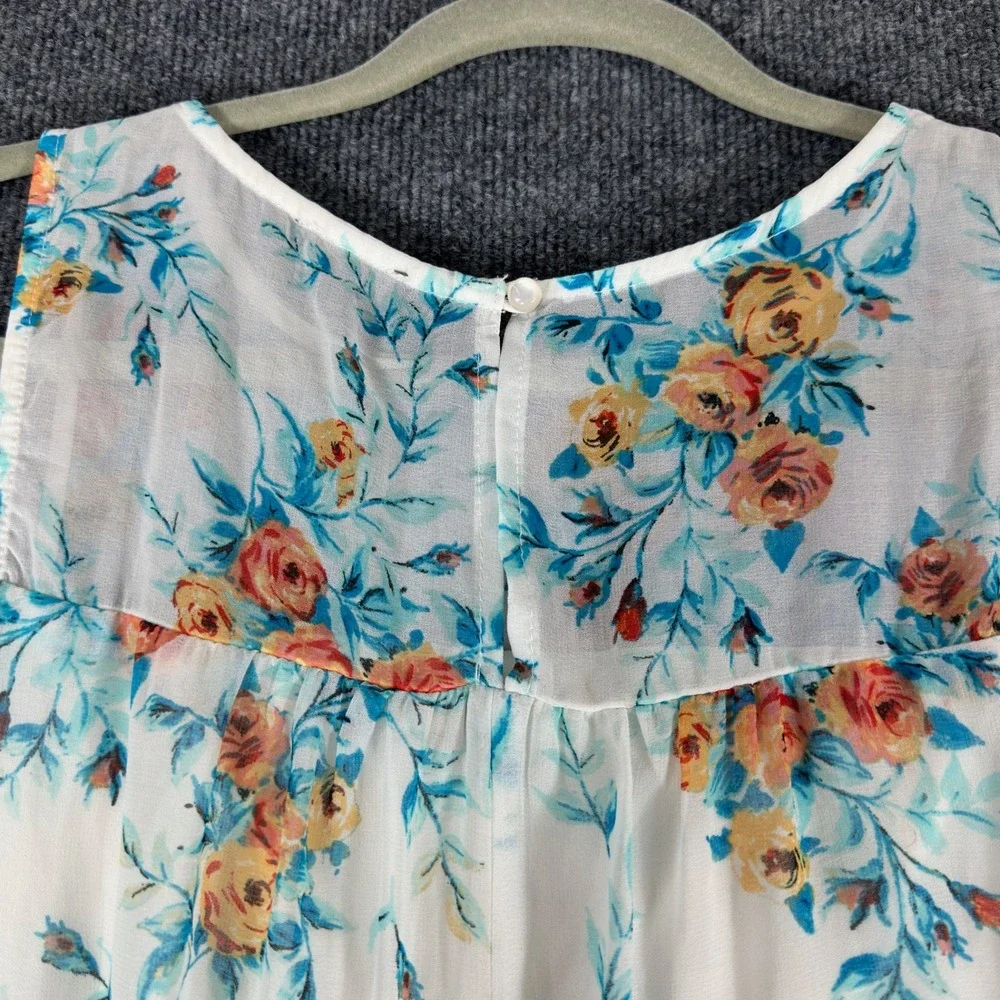 Lily Rose charming sleeveless